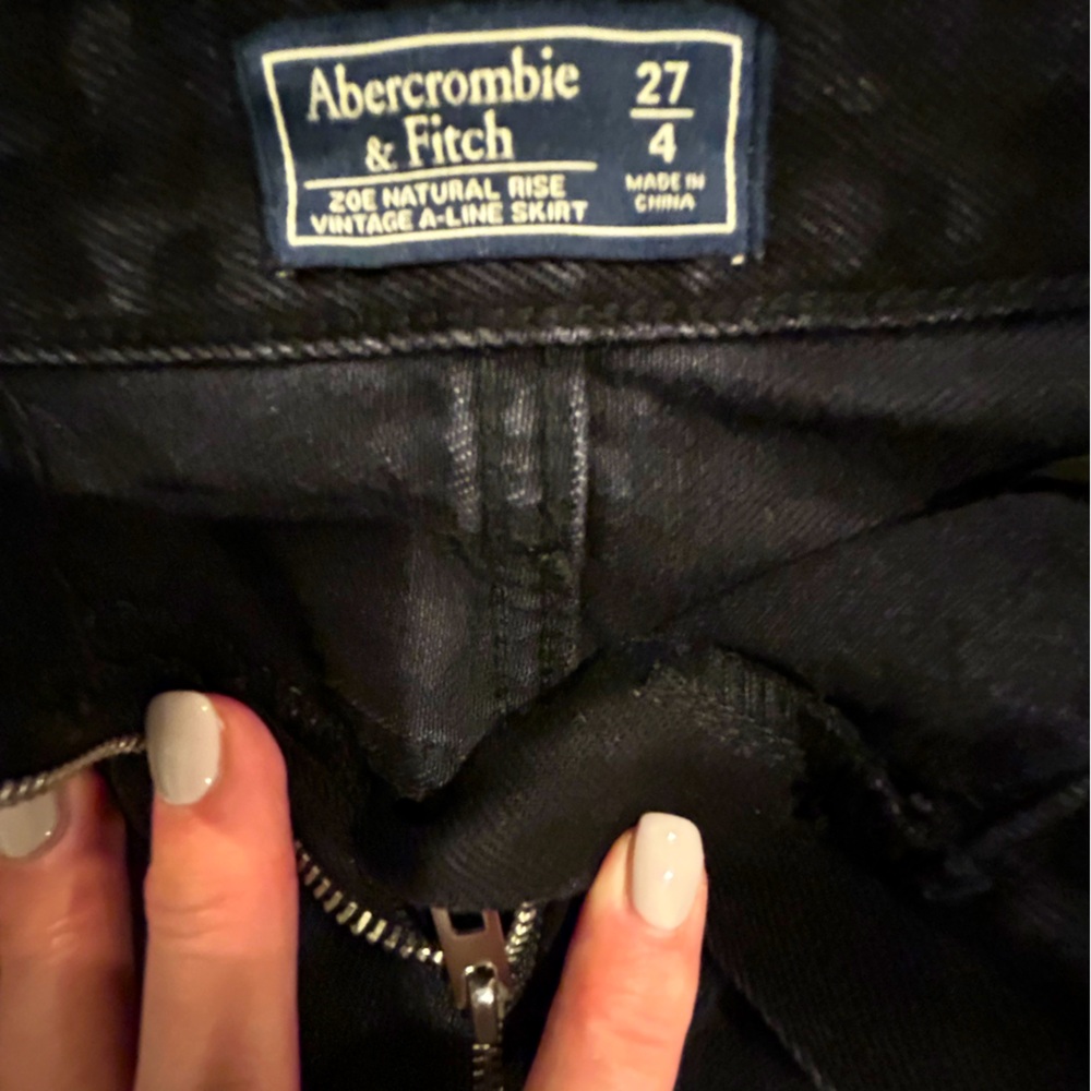 BLack Abercrombie Denim Short Skirt with Top to Bottom Zipper in Front! Size 4.